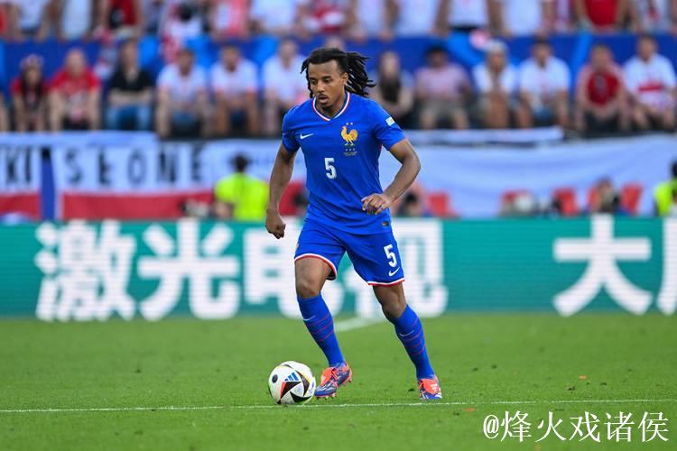 欧冠改制以来，孔德单场梅开二度，以头球建功巴萨球员